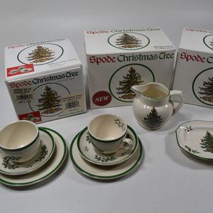 Spode 8 Pieces of Christmas Tree Miniature Collection